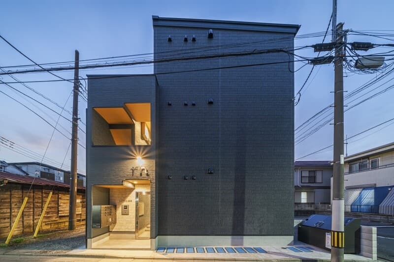 Main exterior of Residence Teppaku (Residence Steppaku)