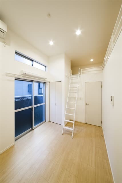 Preview interior of Legend II (Legend Two)