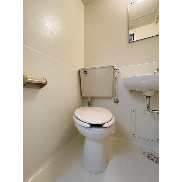 Room image 8