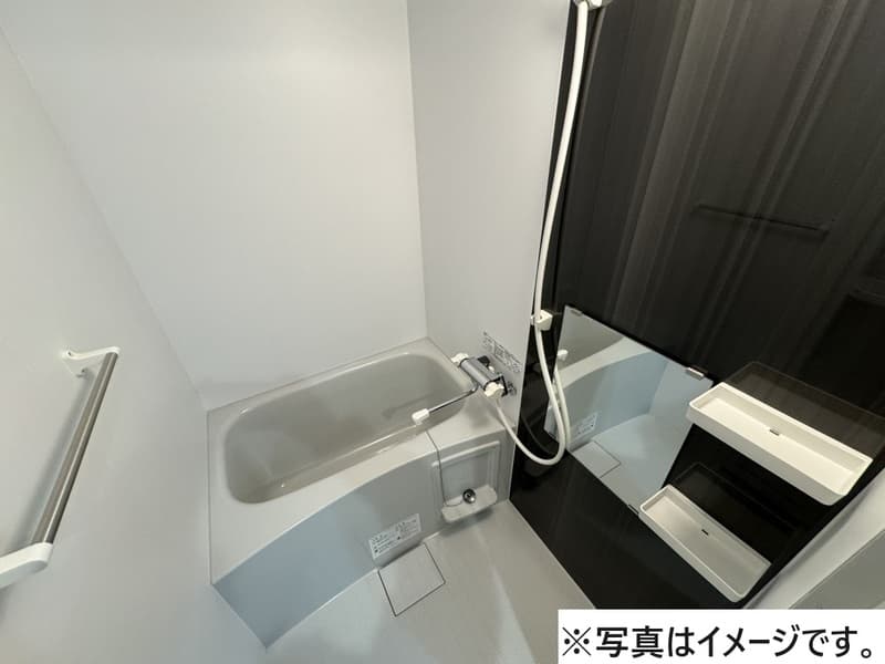 Room image 10