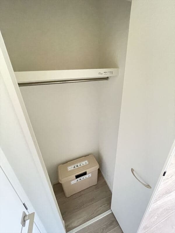 Room image 15