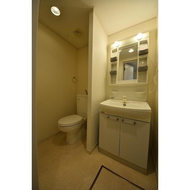 Room image 8