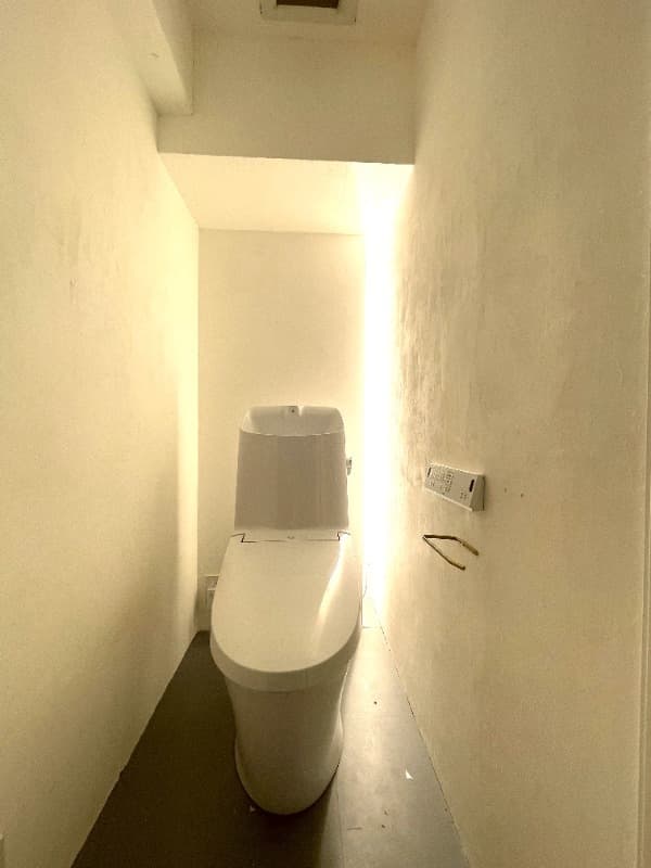 Room image 8