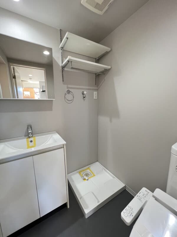 Room image 16