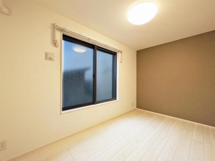 Room image 12