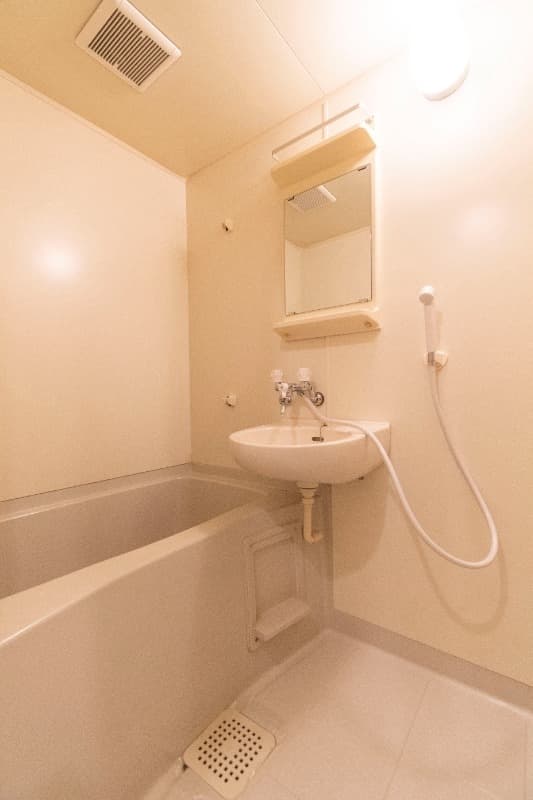 Room image 8