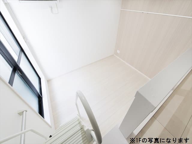 Room image 9