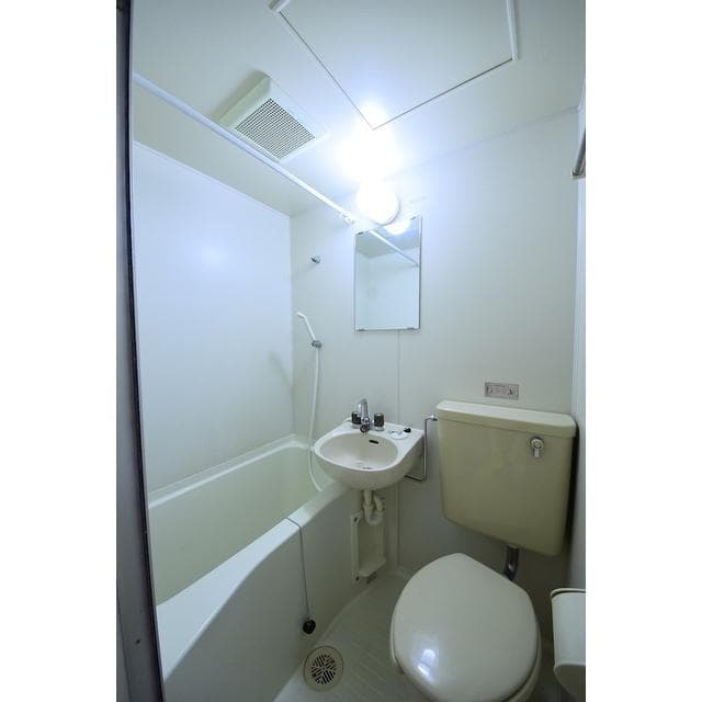 Room image 10