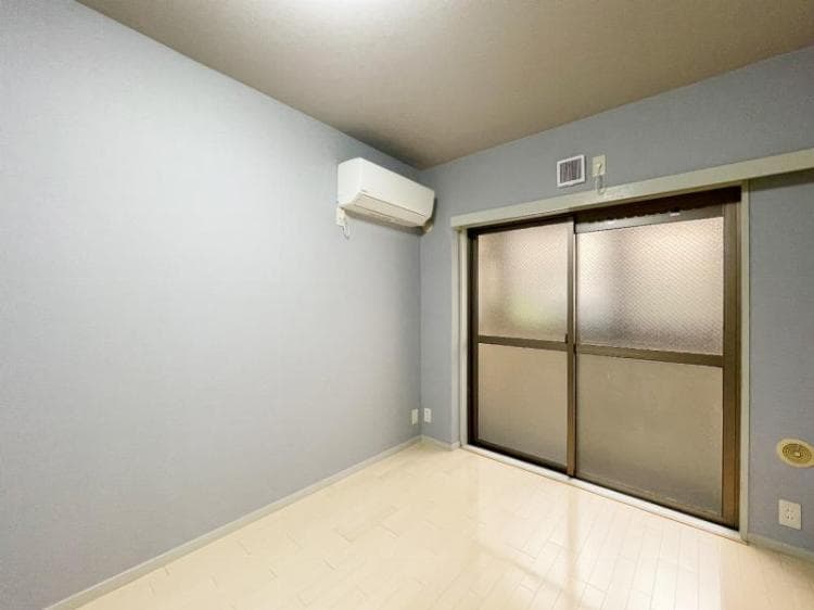 Room image 12
