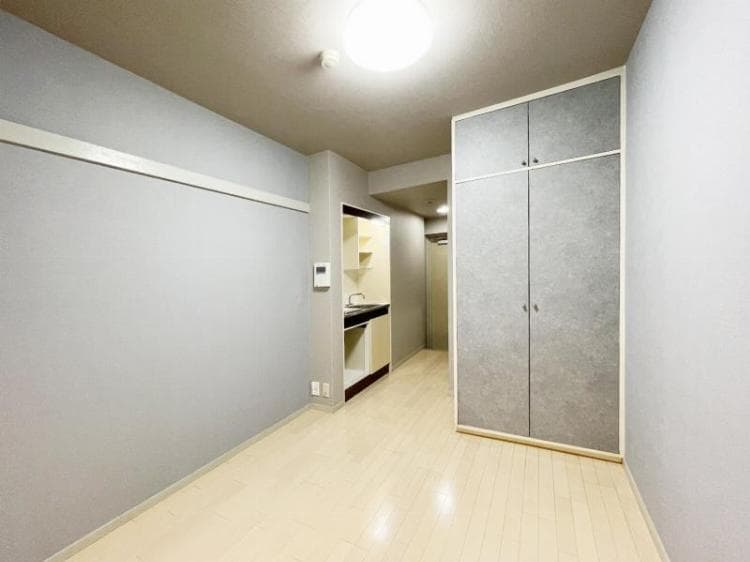 Room image 13