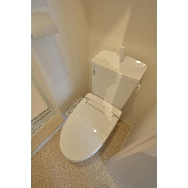 Room image 8