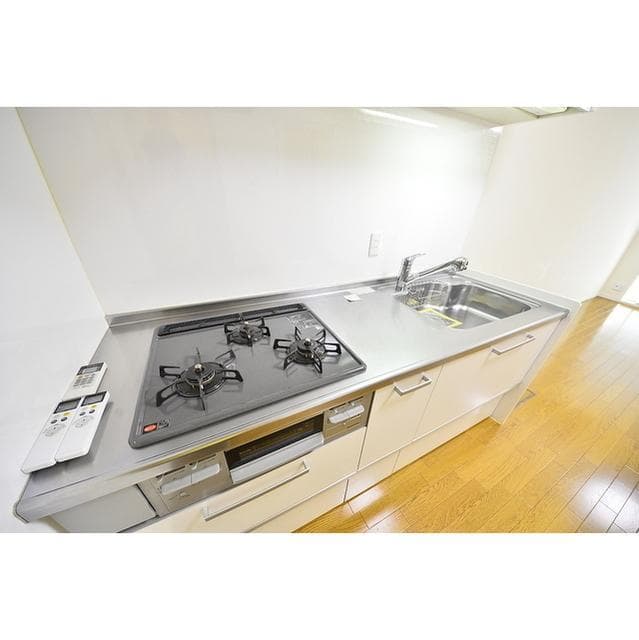 Room image 12