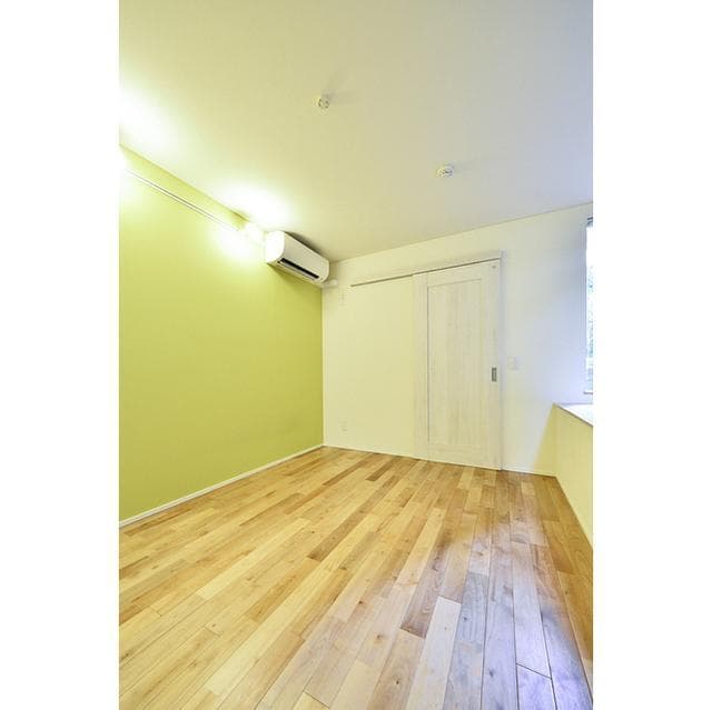 Room image 12