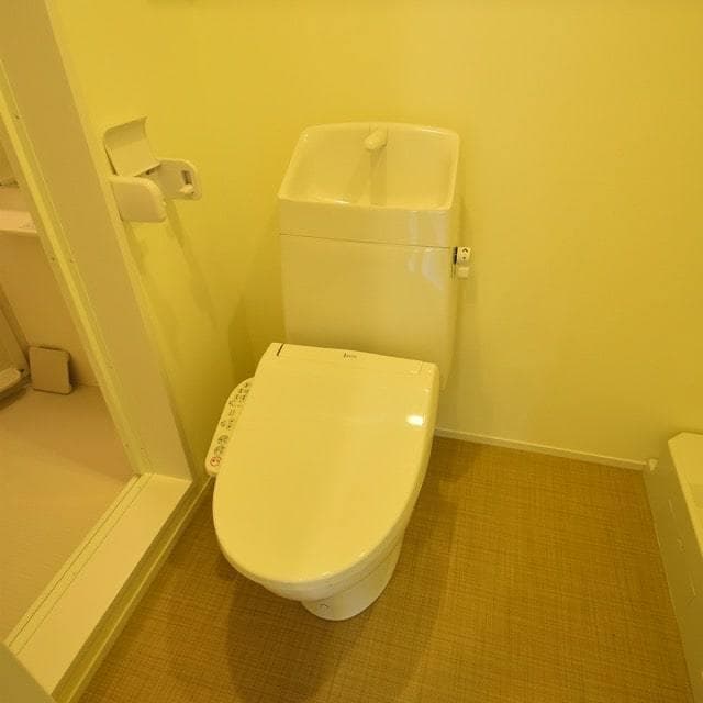 Room image 11