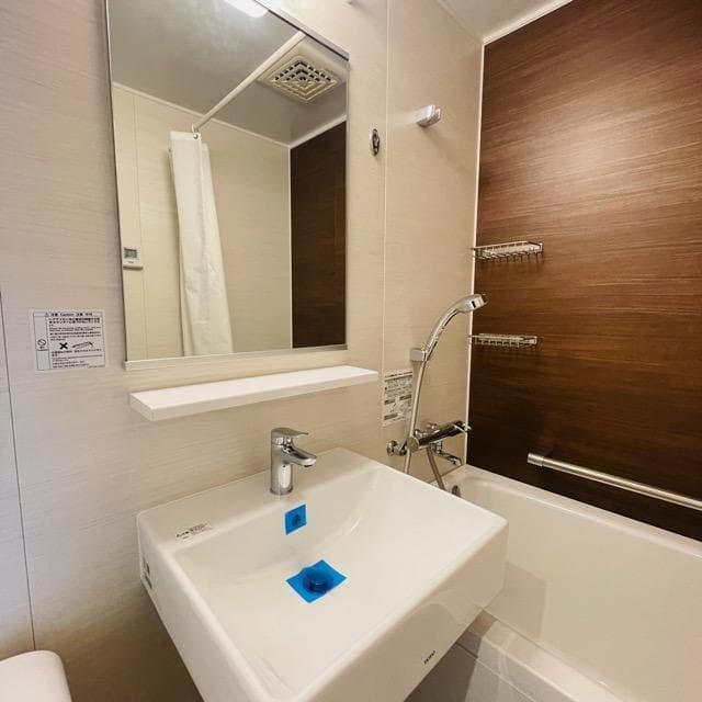 Room image 10
