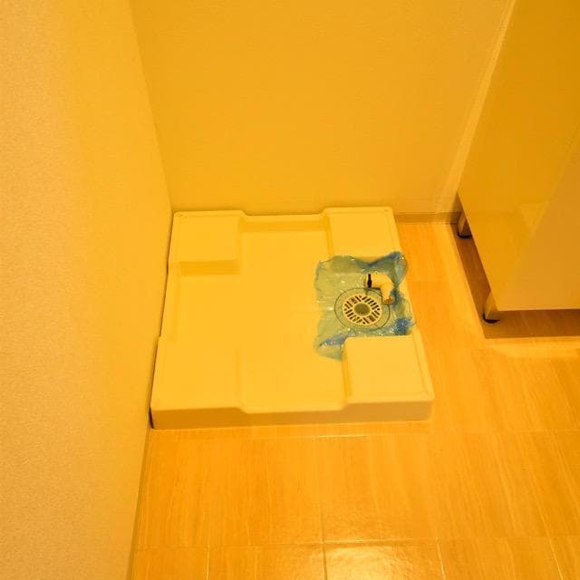 Room image 8