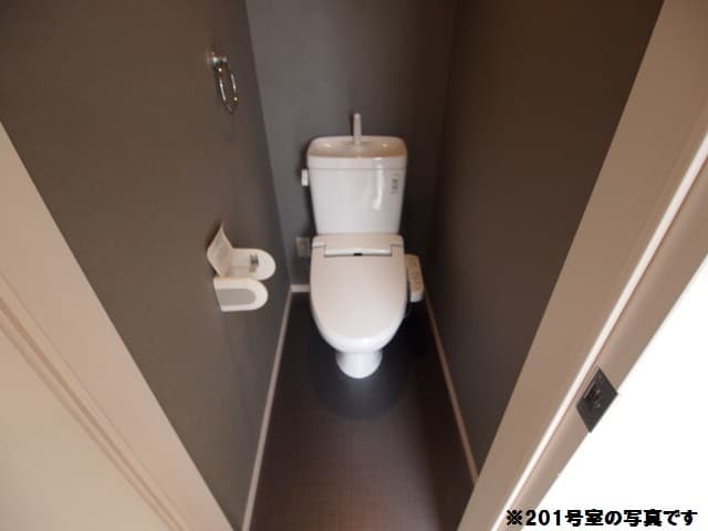 Room image 16