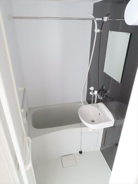 Room image 10