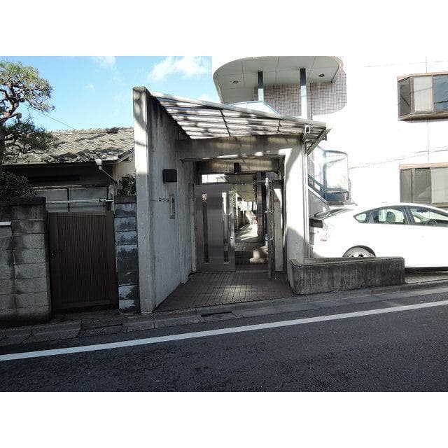 Room image 9