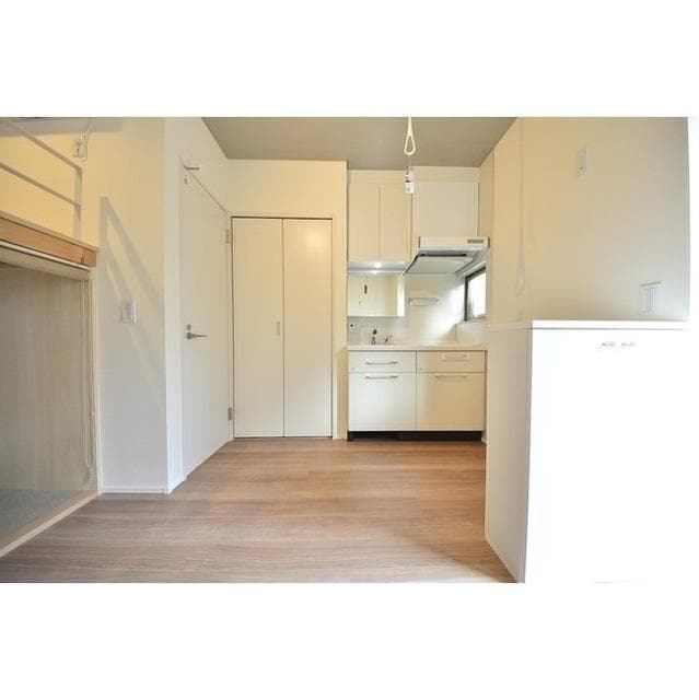Room image 13