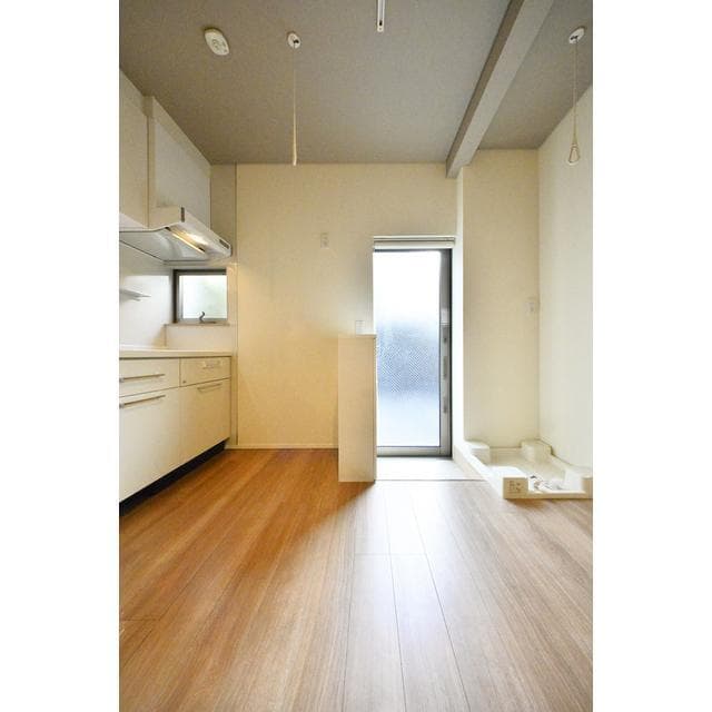 Room image 15