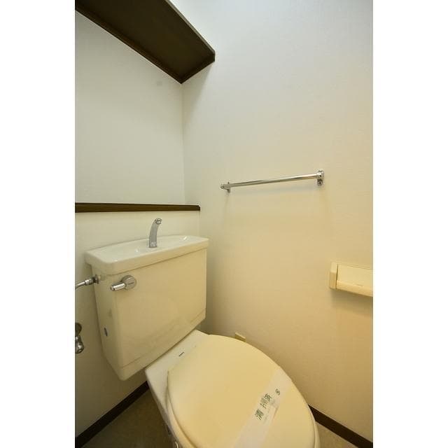 Room image 10