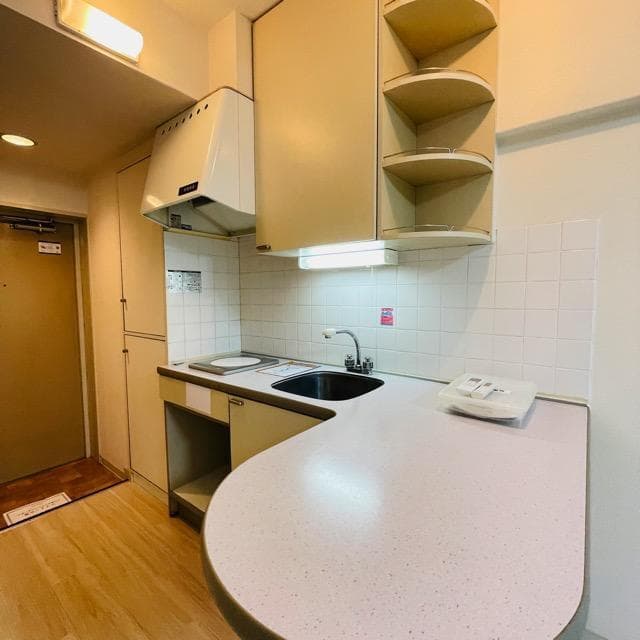 Preview interior of bay coat