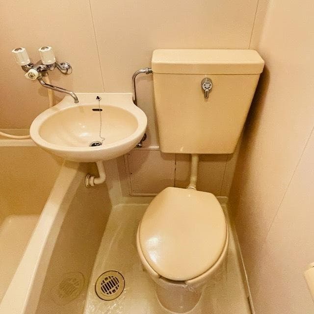 Room image 8