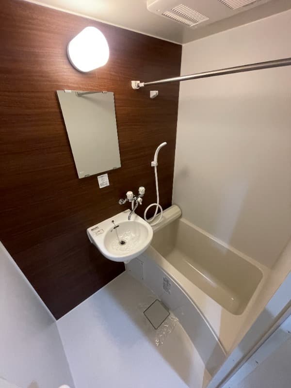 Room image 9