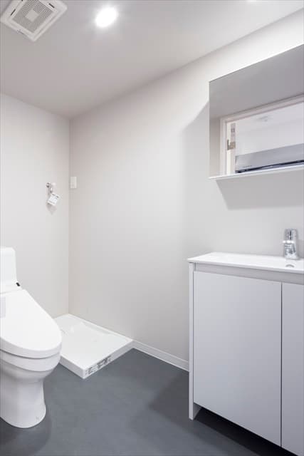 Room image 16