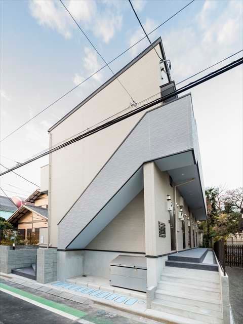 Main exterior of lulu malu