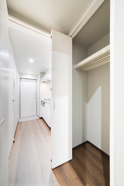 Room image 9