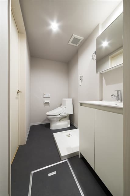 Room image 16