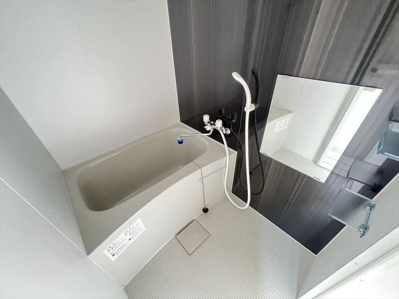 Room image 15