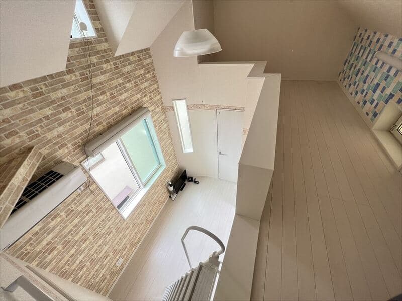 Room image 8
