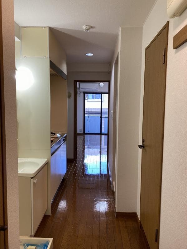 Room image 10