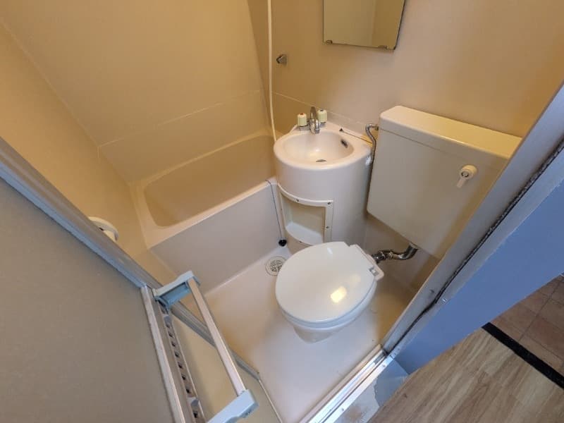 Room image 9