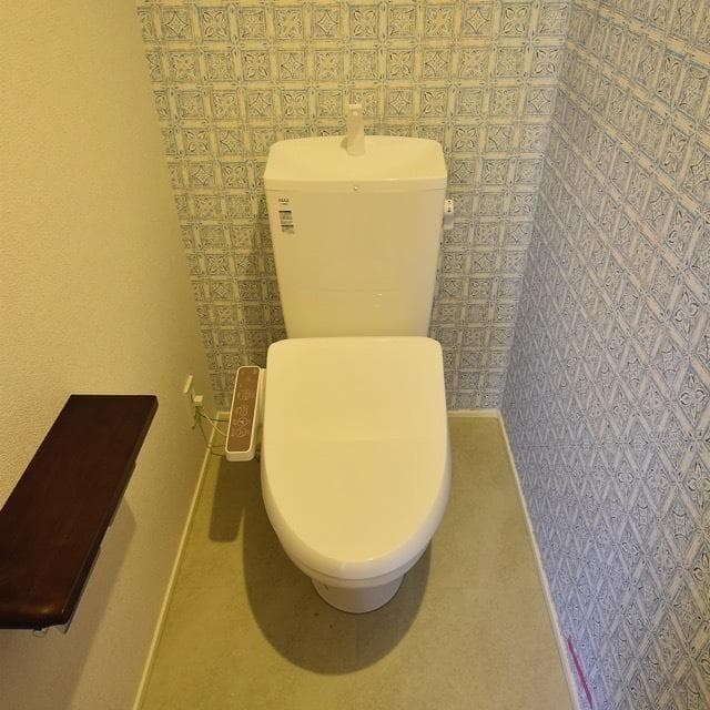Room image 8