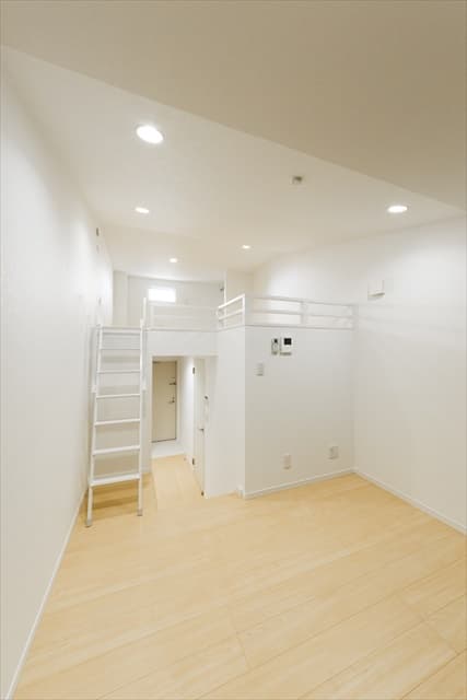 Room image 8