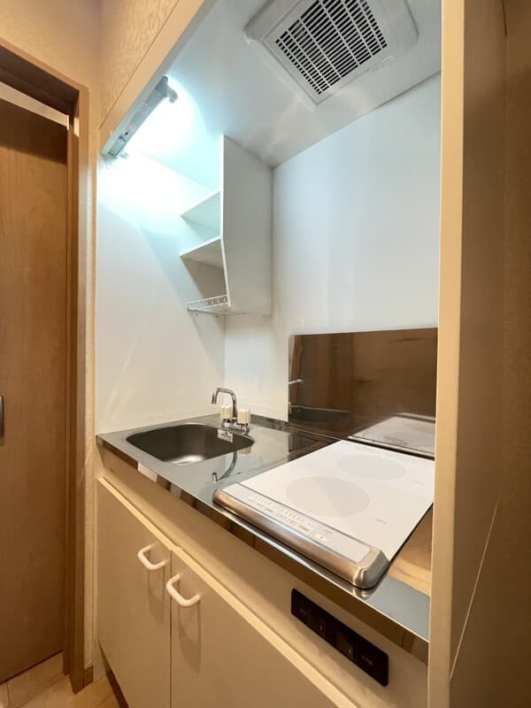Room image 8