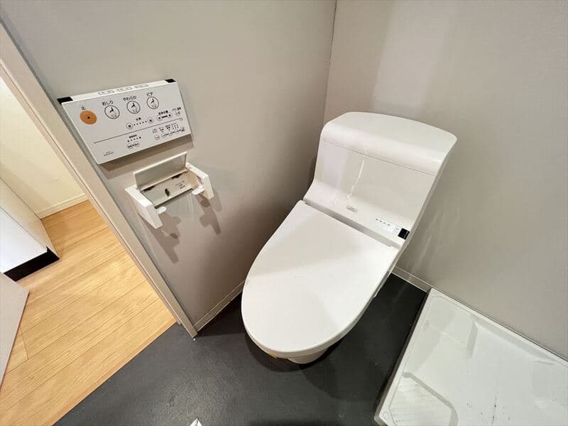 Room image 14