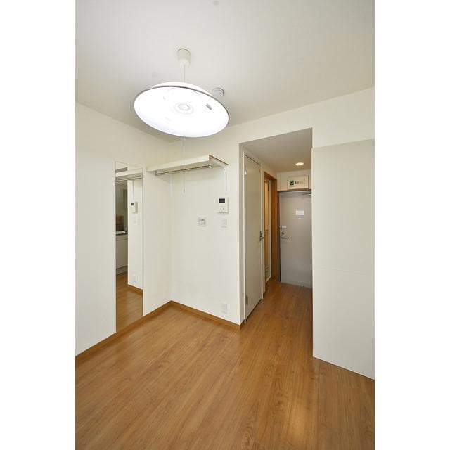 Room image 11