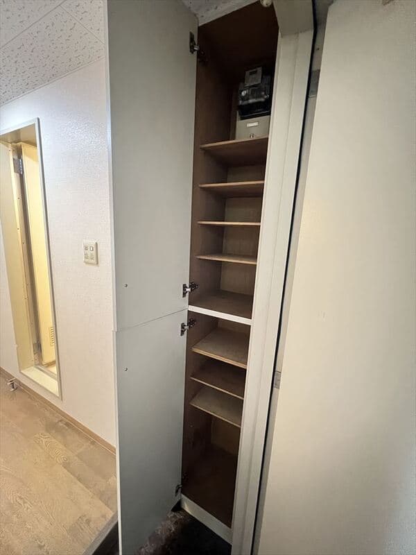 Room image 15