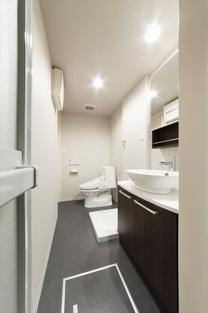 Room image 16