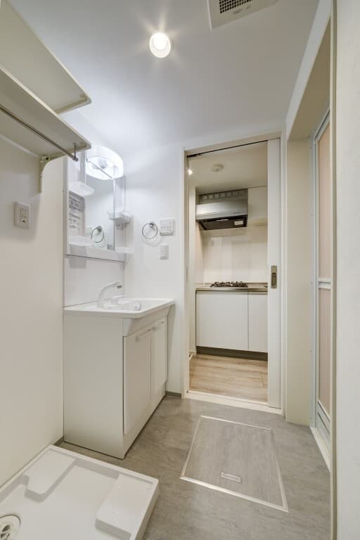 Room image 8