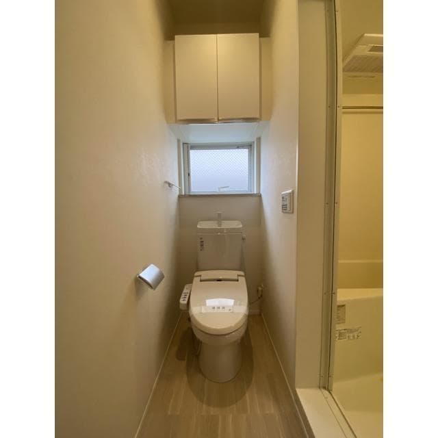 Room image 8