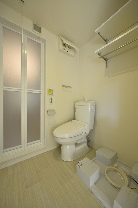 Room image 8