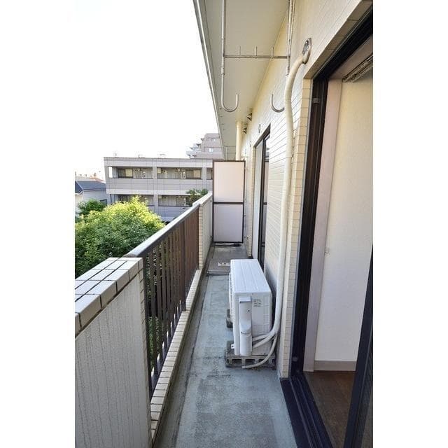 Room image 13