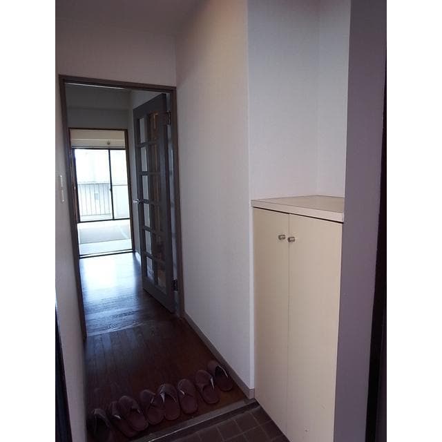 Room image 15