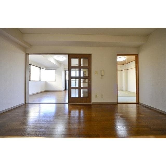 Room image 16